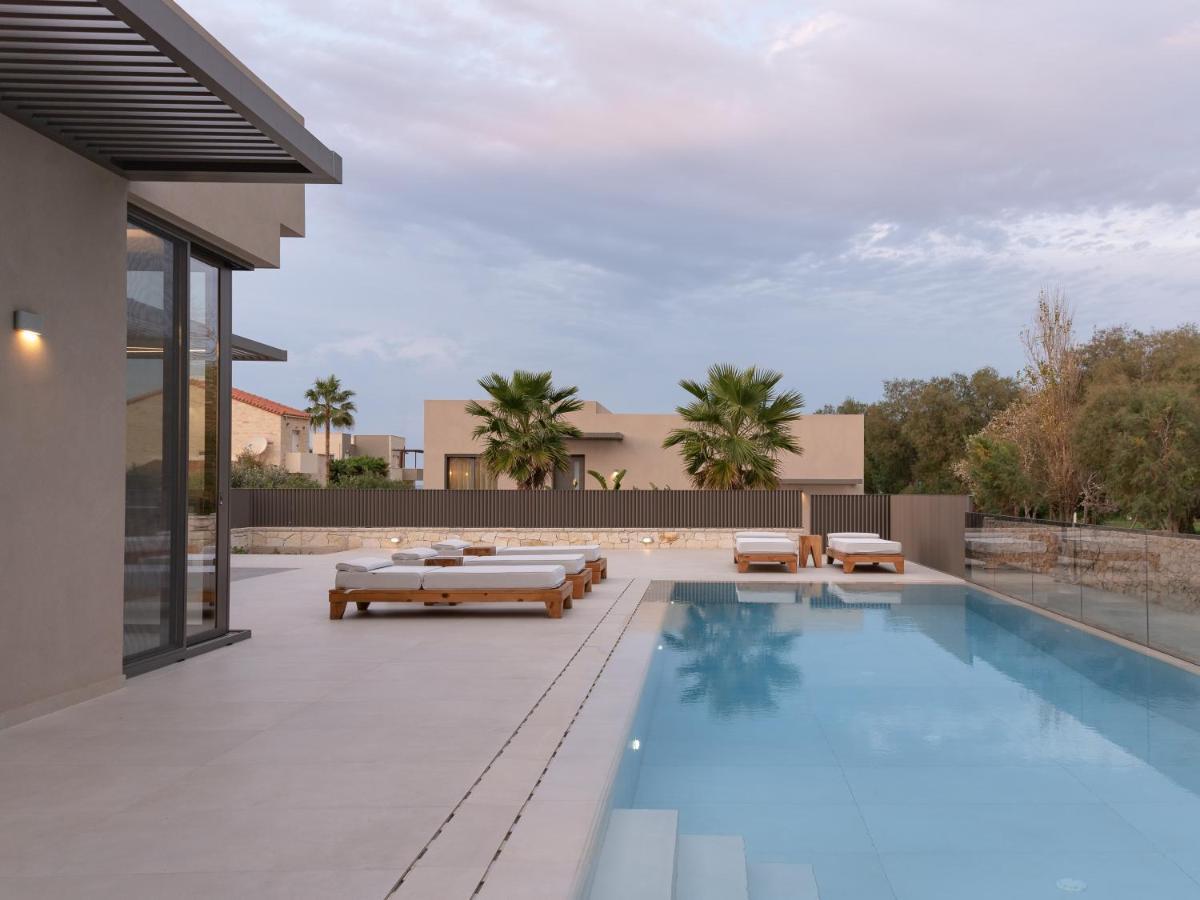 Athina Luxury Villa, With Pool & Walk To The Beach, By Thinkvilla Ханя Екстериор снимка