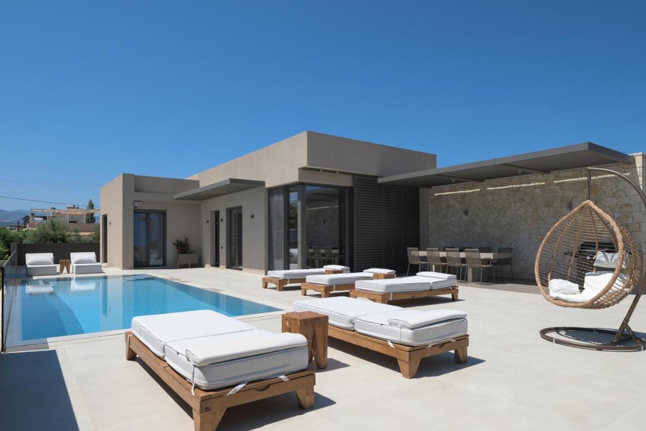 Athina Luxury Villa, With Pool & Walk To The Beach, By Thinkvilla Ханя Екстериор снимка